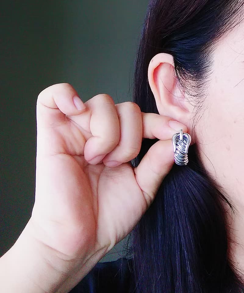 Vintage Jewelry 西洋古董飾品 銀色調  皮帶扣造型 針式耳環