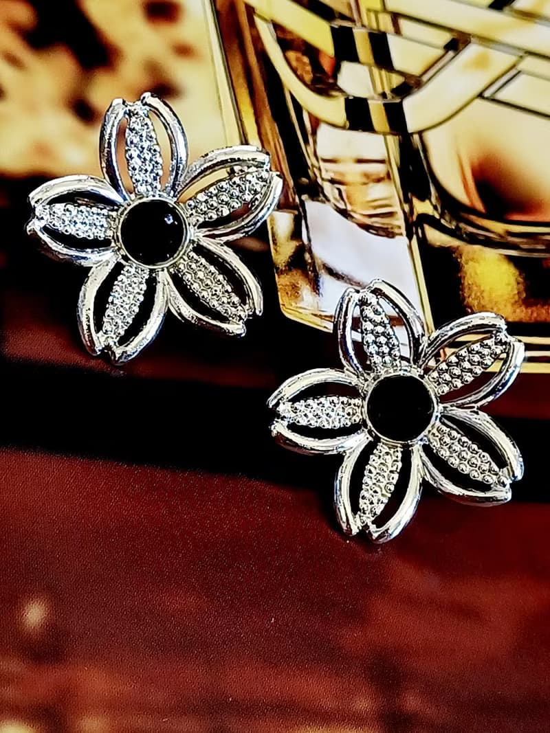 vintage jewelry  Sarah cov  典雅黑石花蕊花卉 夾式耳環