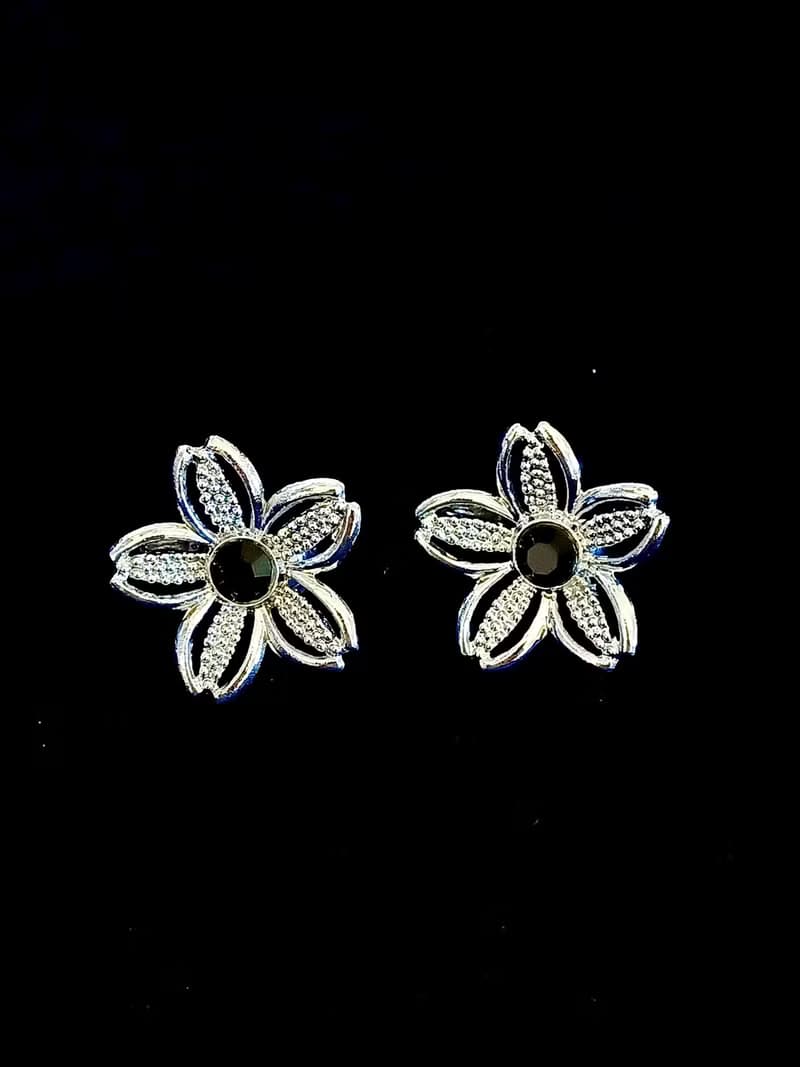 vintage jewelry  Sarah cov  典雅黑石花蕊花卉 夾式耳環