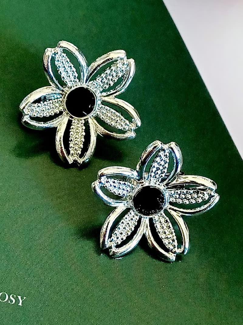 vintage jewelry  Sarah cov  典雅黑石花蕊花卉 夾式耳環