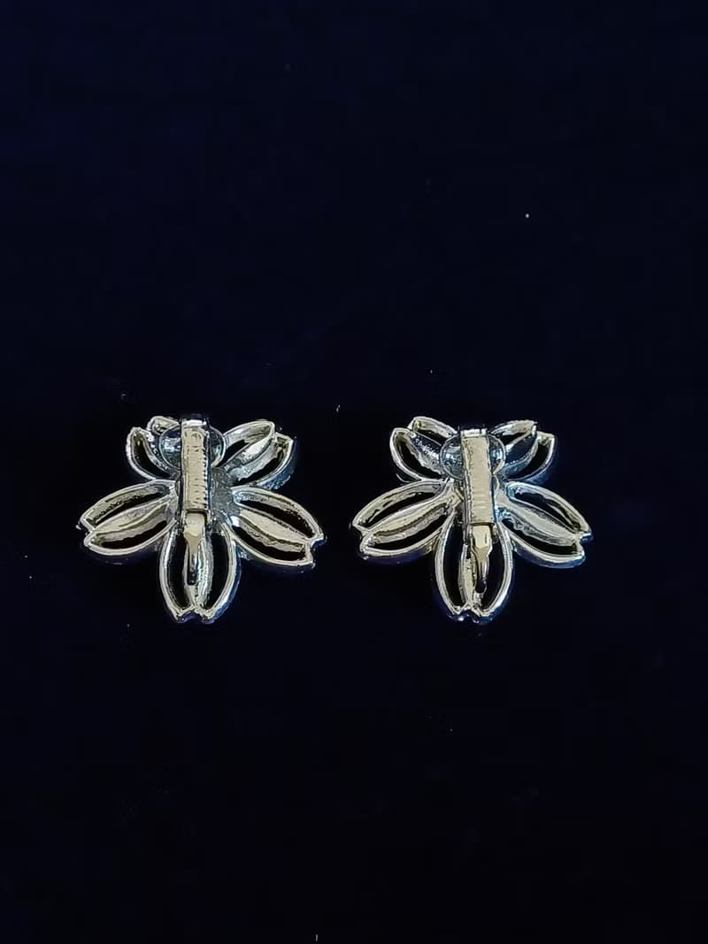 vintage jewelry  Sarah cov  典雅黑石花蕊花卉 夾式耳環