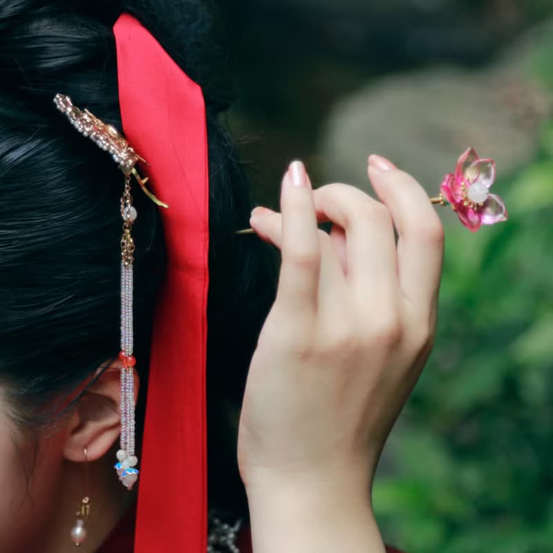 含苞。花開髮簪(紫紅+金粉款)