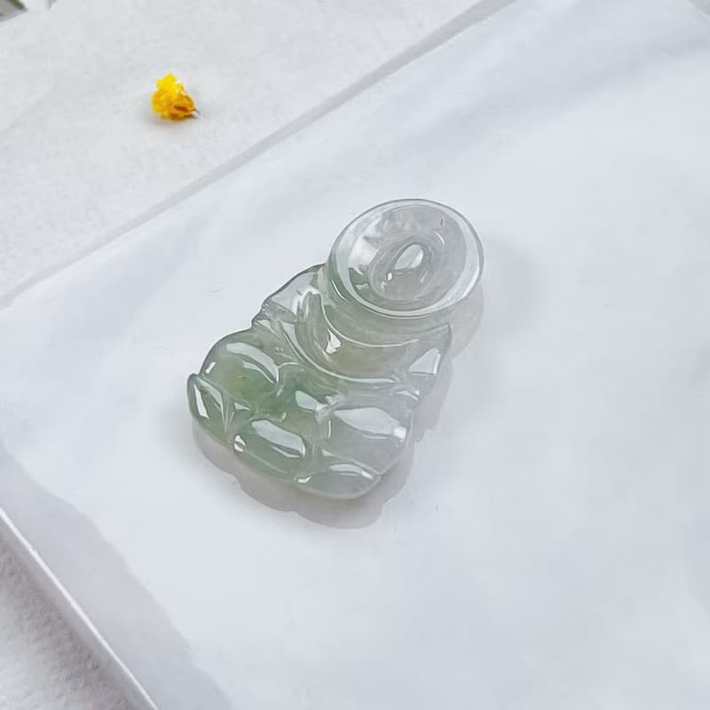 冰種飄綠翡翠觀音菩薩項鍊 | 天然緬甸玉翡翠A貨 | 送禮