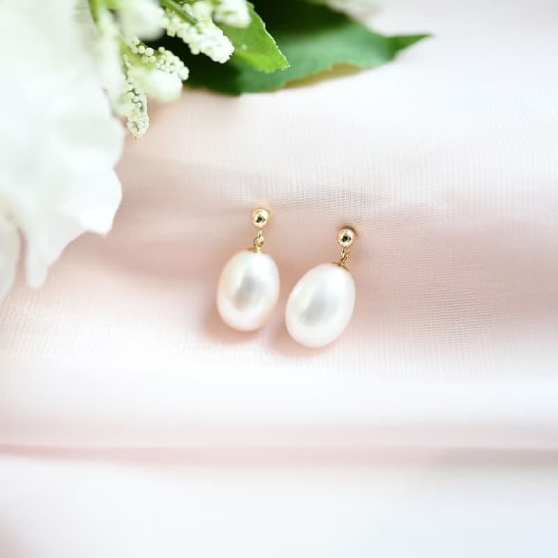 幸せを運んでくれる　大粒ドロップ淡水パール のピアス 6月誕生石