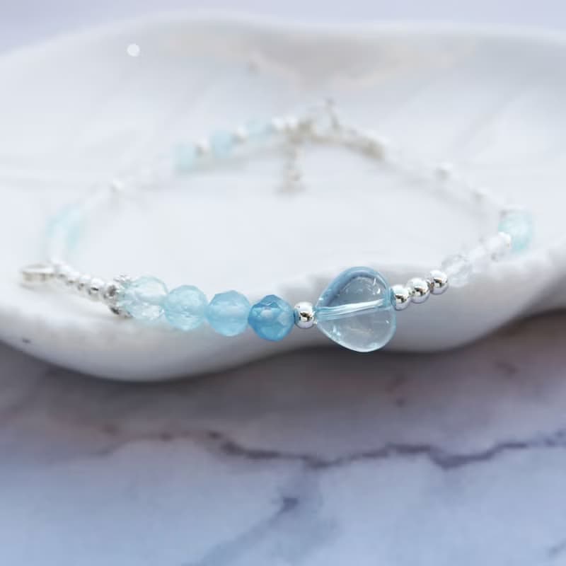 【水晶手串】海藍寶 |白水晶x愛心 天然水晶手鍊