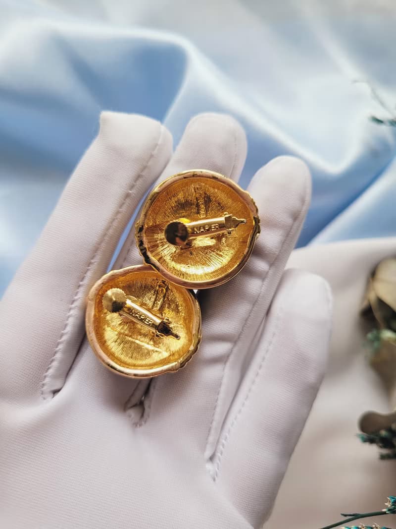 美國西洋古董飾品/NAPIER金色流線黑琺瑯夾式耳環/古著首飾