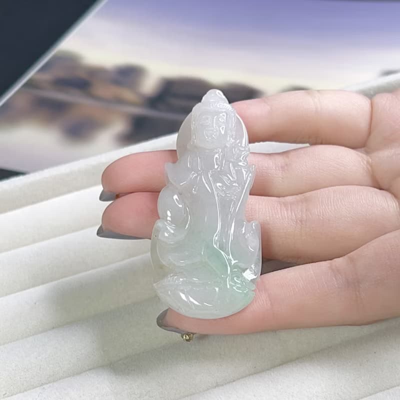 冰種飄綠翡翠寶瓶觀音菩薩 | 天然緬甸玉翡翠A貨 | 送禮