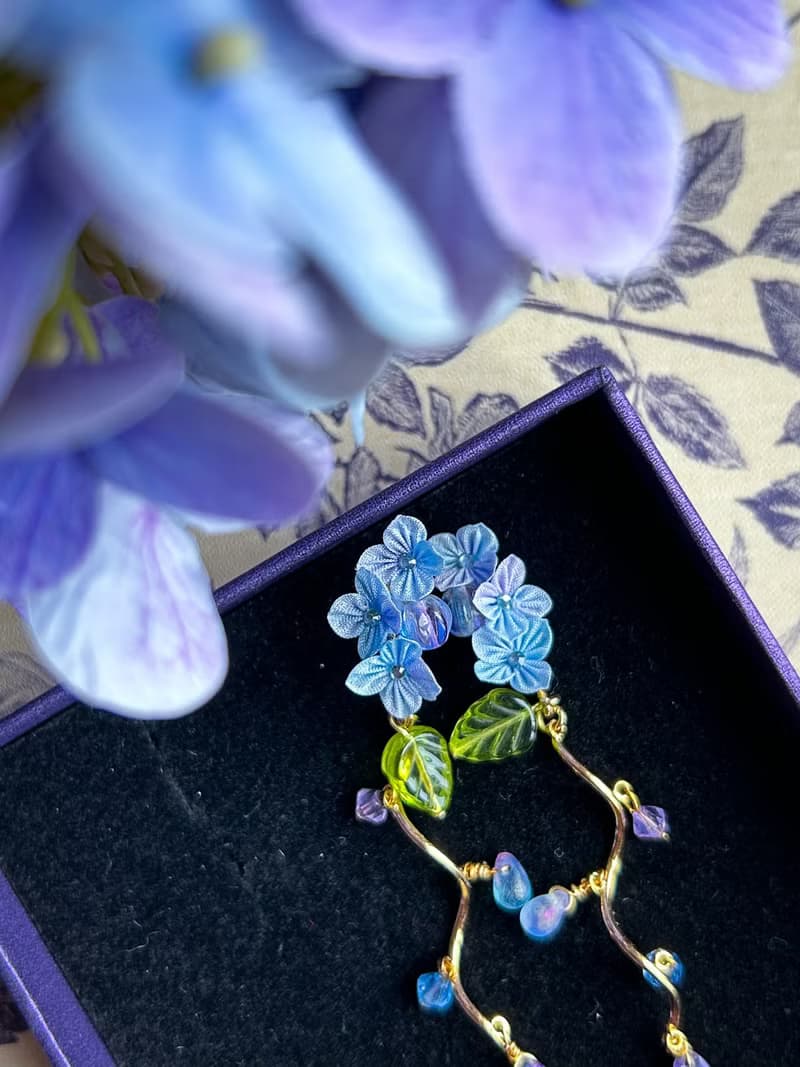 細工布花 繡球花 耳扣 (淺藍紫色)
