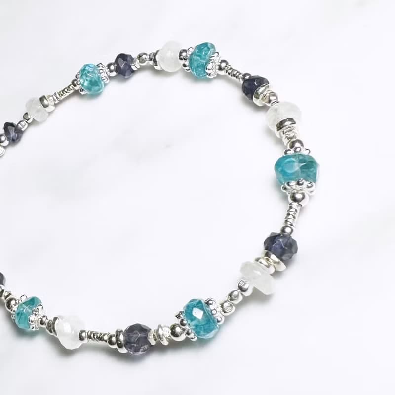 藍珊瑚中的精靈-堇青石.磷灰石.月光石設計款雙鍊手鍊