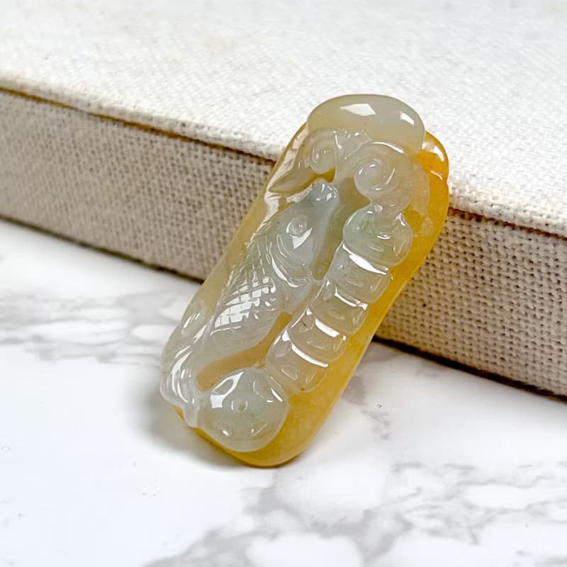 冰種黃翡翡翠巧雕年年有魚 | 天然緬甸玉翡翠A貨 | 送禮