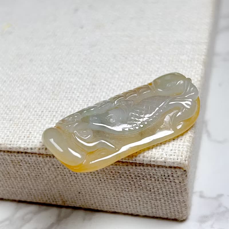 冰種黃翡翡翠巧雕年年有魚 | 天然緬甸玉翡翠A貨 | 送禮