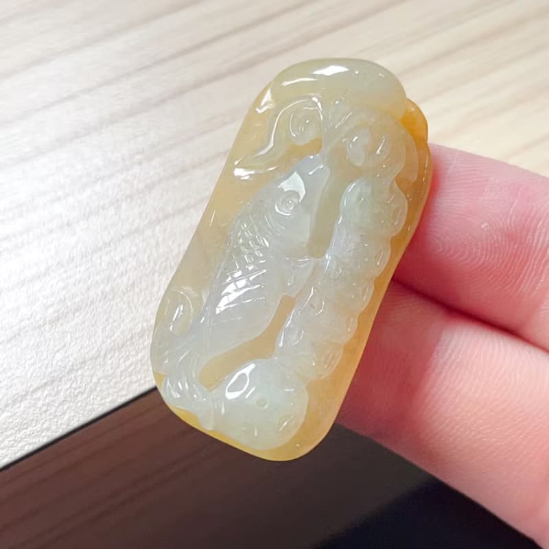 冰種黃翡翡翠巧雕年年有魚 | 天然緬甸玉翡翠A貨 | 送禮