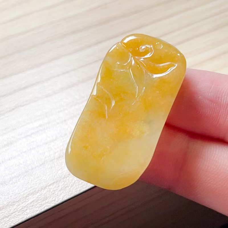 冰種黃翡翡翠巧雕年年有魚 | 天然緬甸玉翡翠A貨 | 送禮