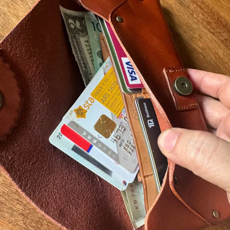 zipper wallet - brown
