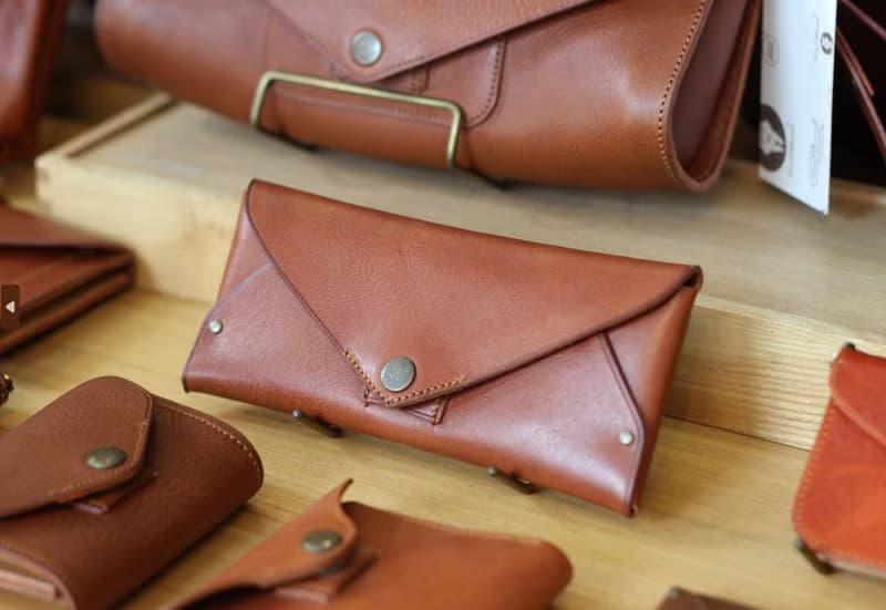zipper wallet - brown