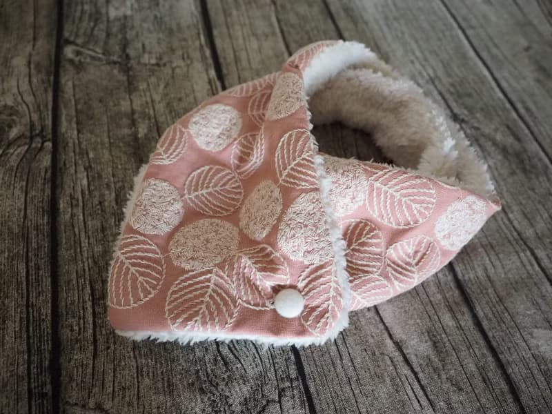 手工縫製保暖圍巾圍脖頸巾 粉紅刺繡葉子