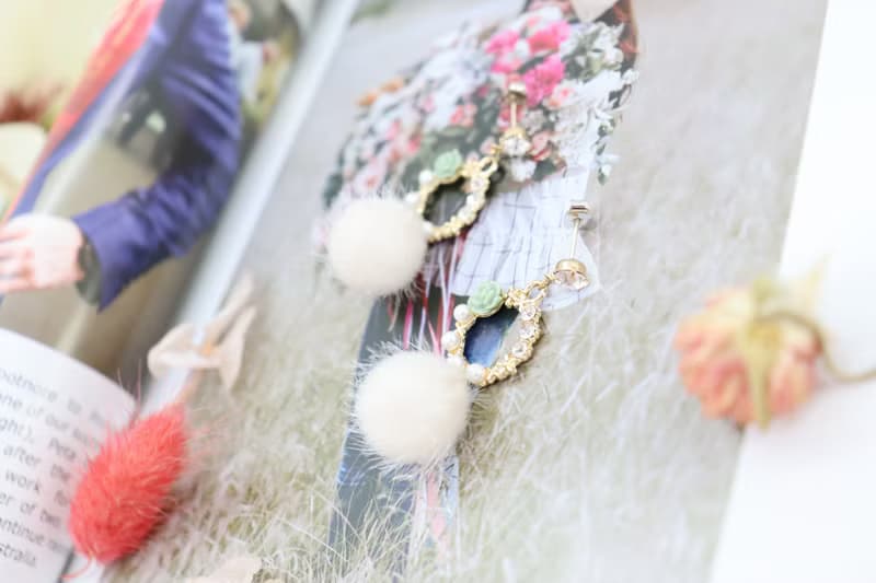 Green Rose Point Faux Fur Pom-Pom 925 Silver Post Earrings