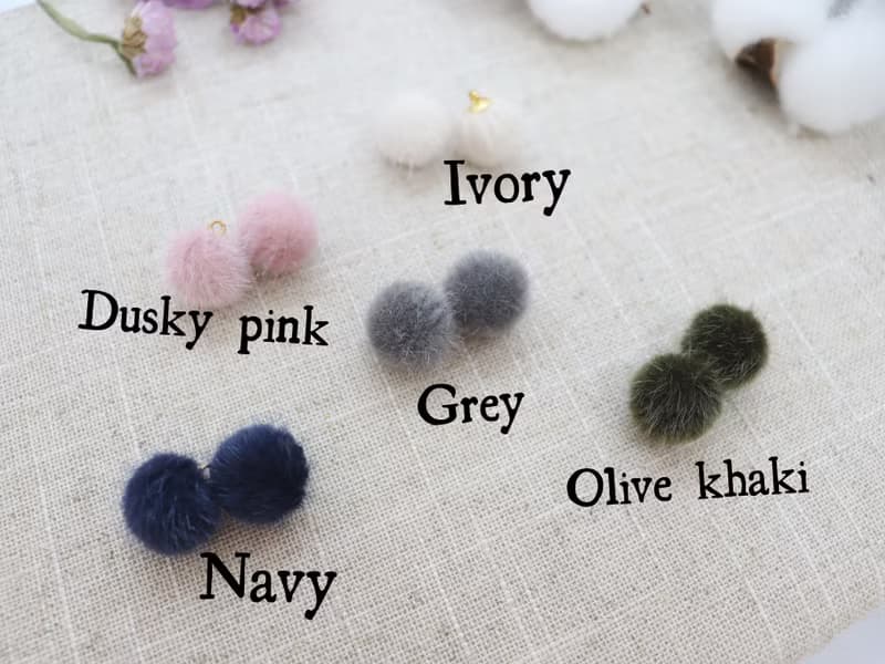 Green Rose Point Faux Fur Pom-Pom 925 Silver Post Earrings