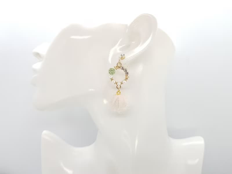 Green Rose Point Faux Fur Pom-Pom 925 Silver Post Earrings