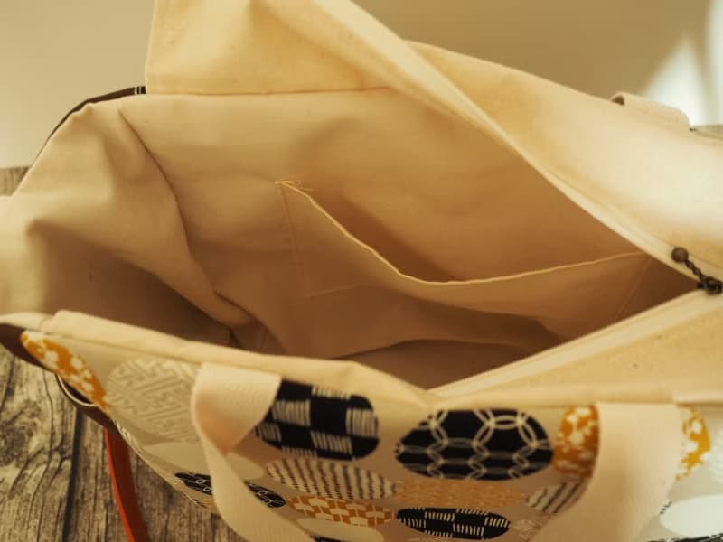 原創手工縫製托特側肩包帆布包 啡色和風圓型圖案 側揹手挽兩用