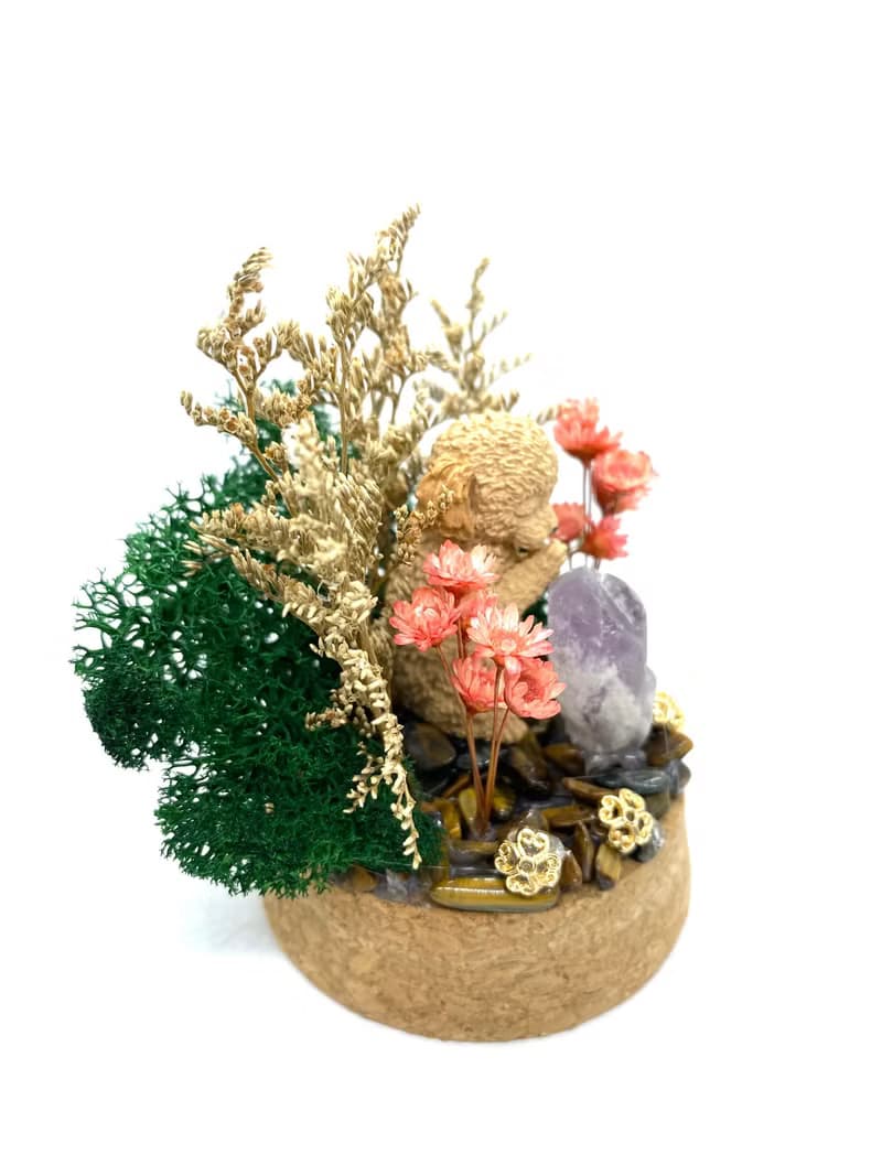 綠色森林-貴賓狗與紫水晶-手工玻璃罩公仔/水晶/乾燥花擺設