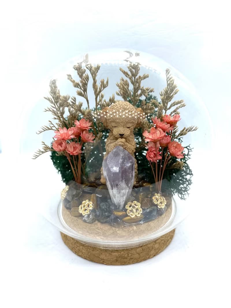 綠色森林-貴賓狗與紫水晶-手工玻璃罩公仔/水晶/乾燥花擺設