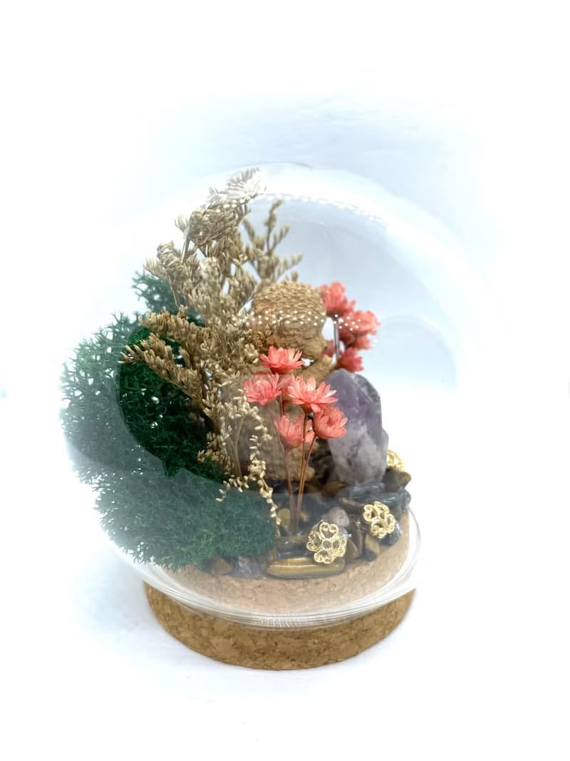綠色森林-貴賓狗與紫水晶-手工玻璃罩公仔/水晶/乾燥花擺設