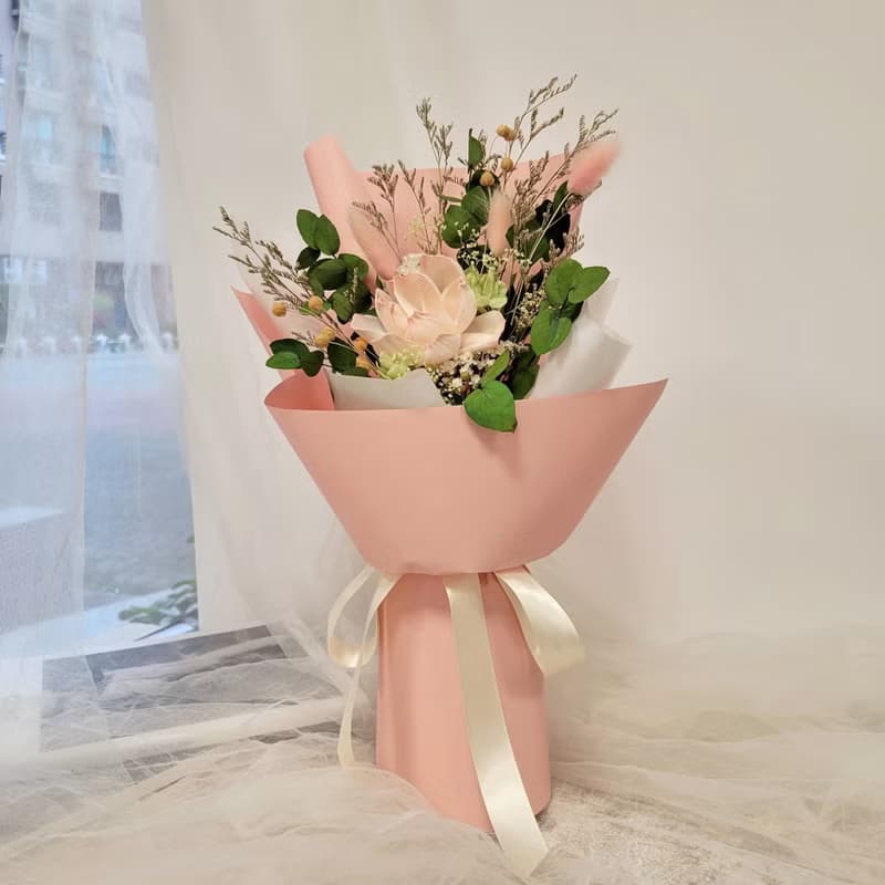甜美粉自然花束 永生花束 情人節花束 求婚花束 索拉花