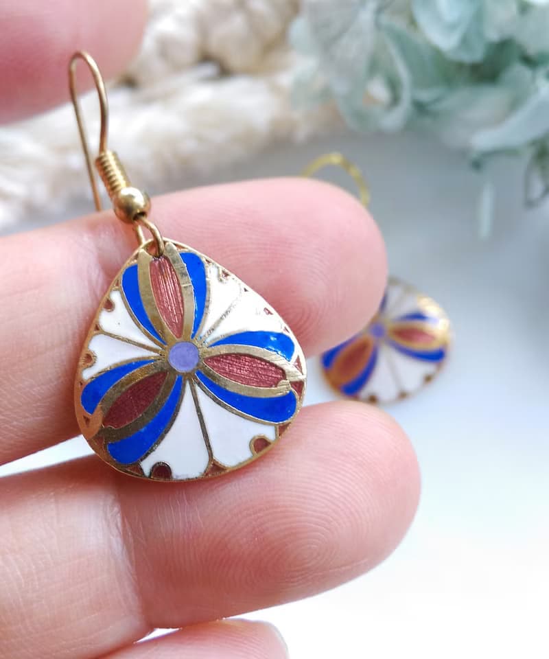 Vintage Jewelry  西洋古董飾品 景泰藍 白底放射 耳勾 針式耳環
