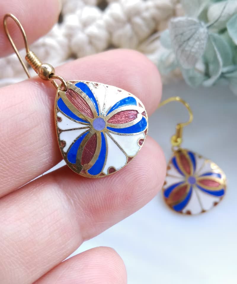 Vintage Jewelry  西洋古董飾品 景泰藍 白底放射 耳勾 針式耳環