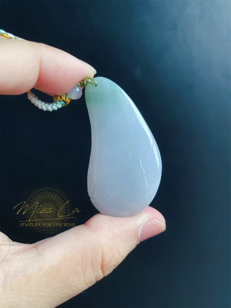天然緬甸玉 翡翠蓮花吊墜 手工雕 禮物 天然 項鍊 出淤泥而不染