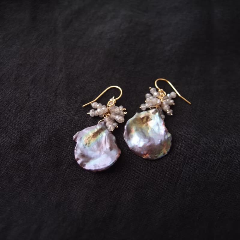 【K14gf】BIG Petal Pearl Earrings Labradorite 【ice gray】