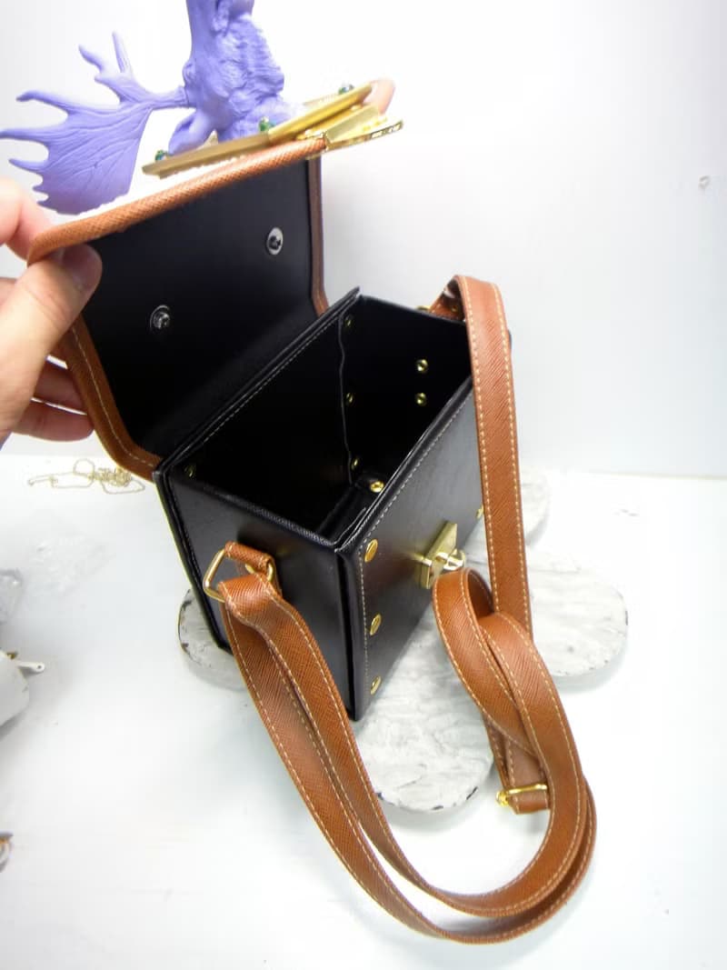 TIMBEE LO 手製 蕾絲 米色 黑底 紫色 馴鹿頭 裝飾迷你小手袋 包包 復古手柄