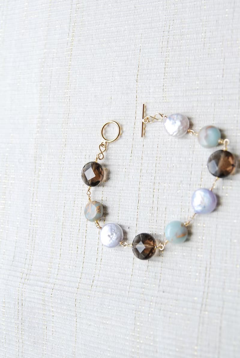 コイン型パールとストーンのブレスレット　スモーキークォーツ（１４kgf）