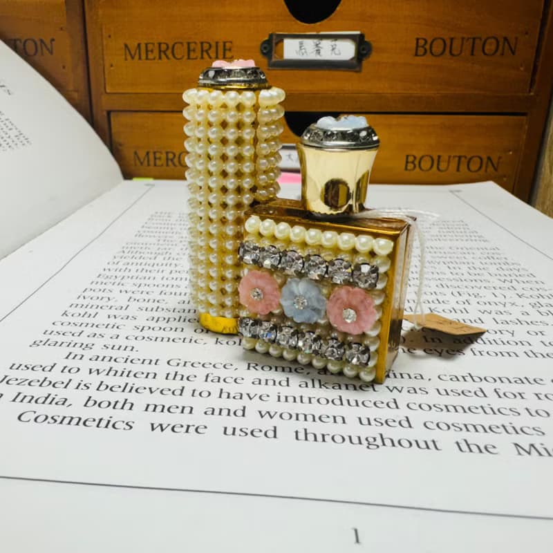 50年代帶鑽、珍珠、小花 香水瓶口紅組