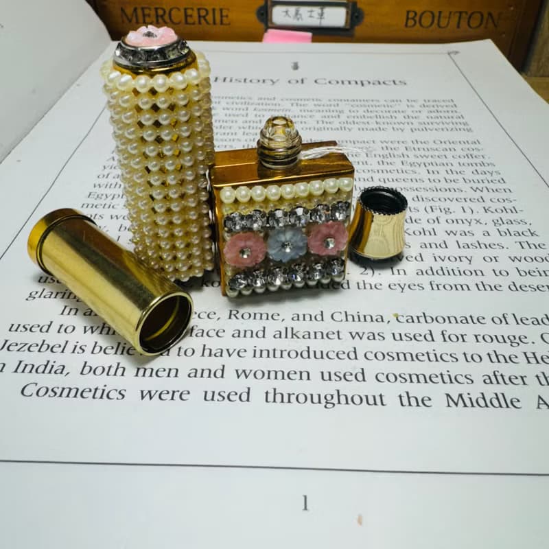 50年代帶鑽、珍珠、小花 香水瓶口紅組