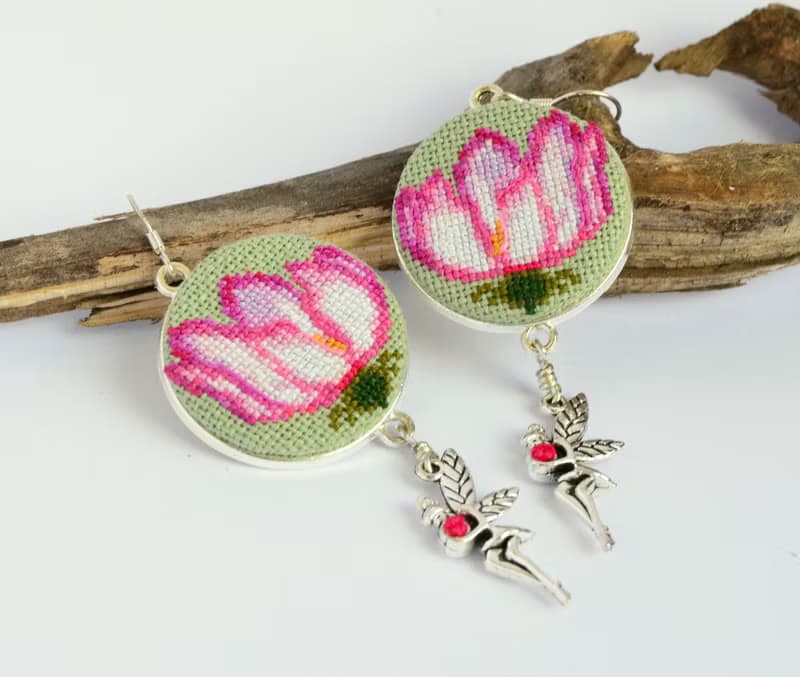 粉色花朵刺繡耳環 十字繡自然飾品 仙氣十足