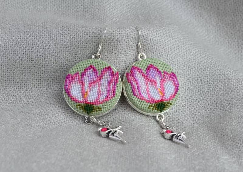 粉色花朵刺繡耳環 十字繡自然飾品 仙氣十足