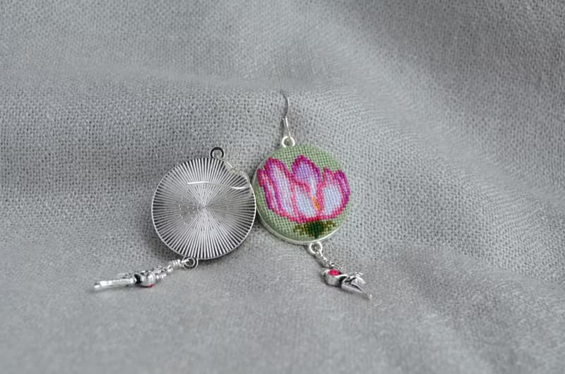 粉色花朵刺繡耳環 十字繡自然飾品 仙氣十足