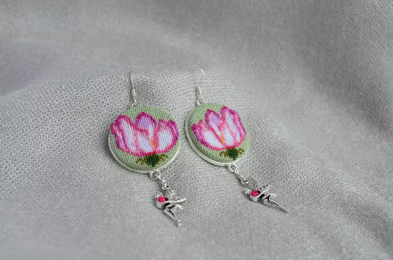 粉色花朵刺繡耳環 十字繡自然飾品 仙氣十足