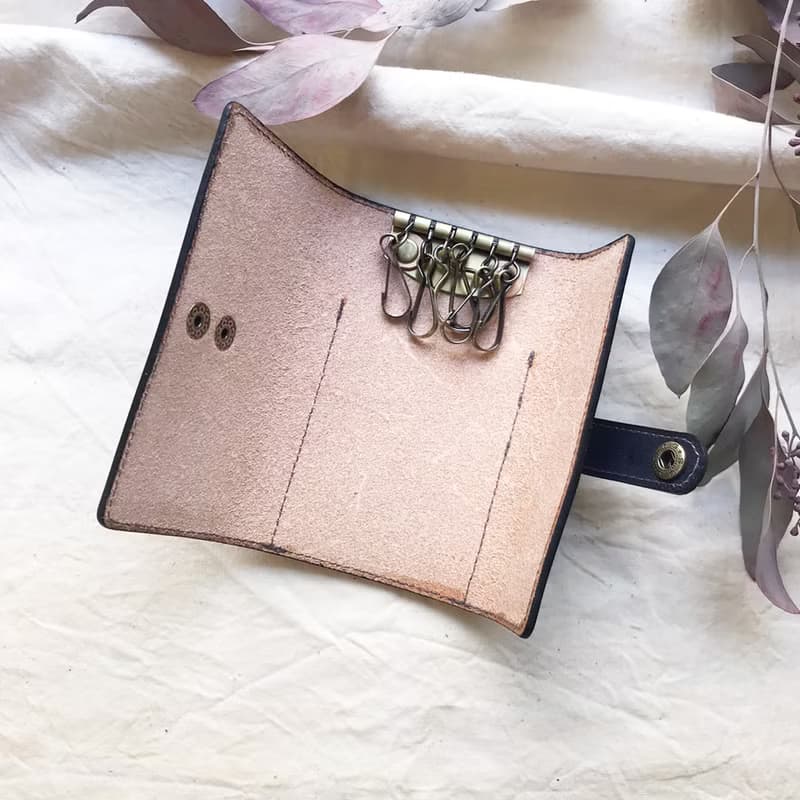 植鞣革牛皮_平口扣條鑰匙套_灰藍漸層薰衣草紫