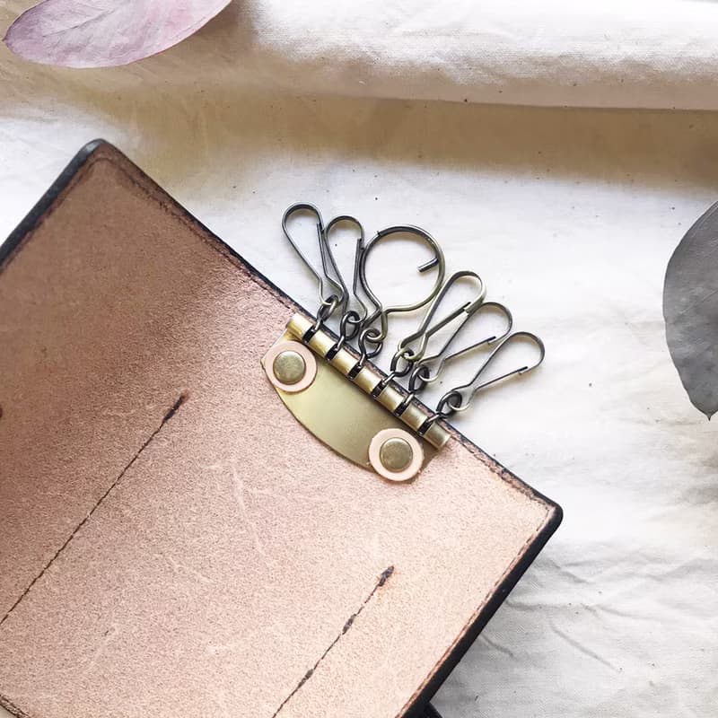 植鞣革牛皮_平口扣條鑰匙套_灰藍漸層薰衣草紫