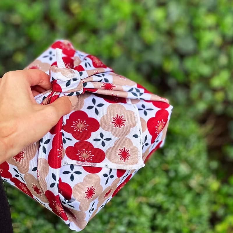 台灣味的復古阿嬤 #茶樹花 印花包巾~環保裝禮物/裝飾/領巾都很美