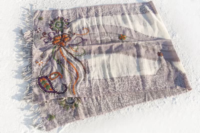 喀什米爾Cashmere刺繡羊毛披肩 針織圍巾 刺繡圍巾 克什米爾-花朵
