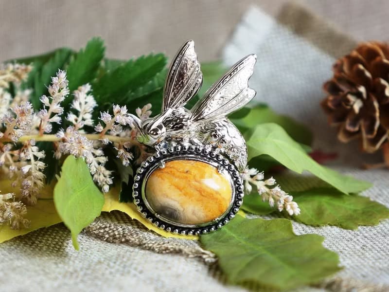 Ochre Honey Yellow Lace Agate Stone Silver Bee Insect Brooch Pin Woman Jewelry