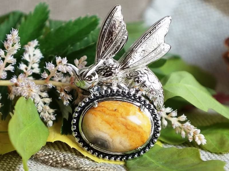 Ochre Honey Yellow Lace Agate Stone Silver Bee Insect Brooch Pin Woman Jewelry