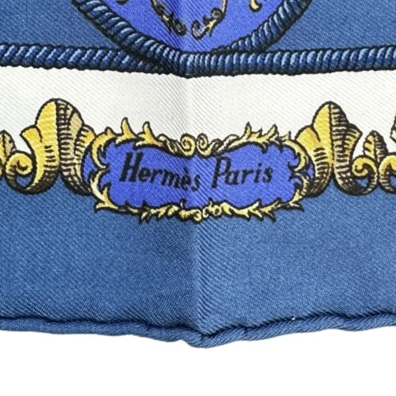 【日本直送】エルメス HERMES カレ42 スカーフ LVDOVICVS MAGNVS 白い馬に跨ったルイ14世 シルク レディース【中古】