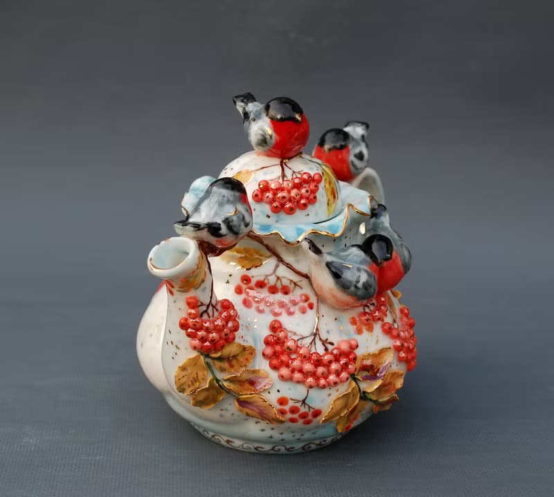 Porcelain Art teapot Birds figurines Rowan berries Bullfinch Sculpture 美麗的茶壺