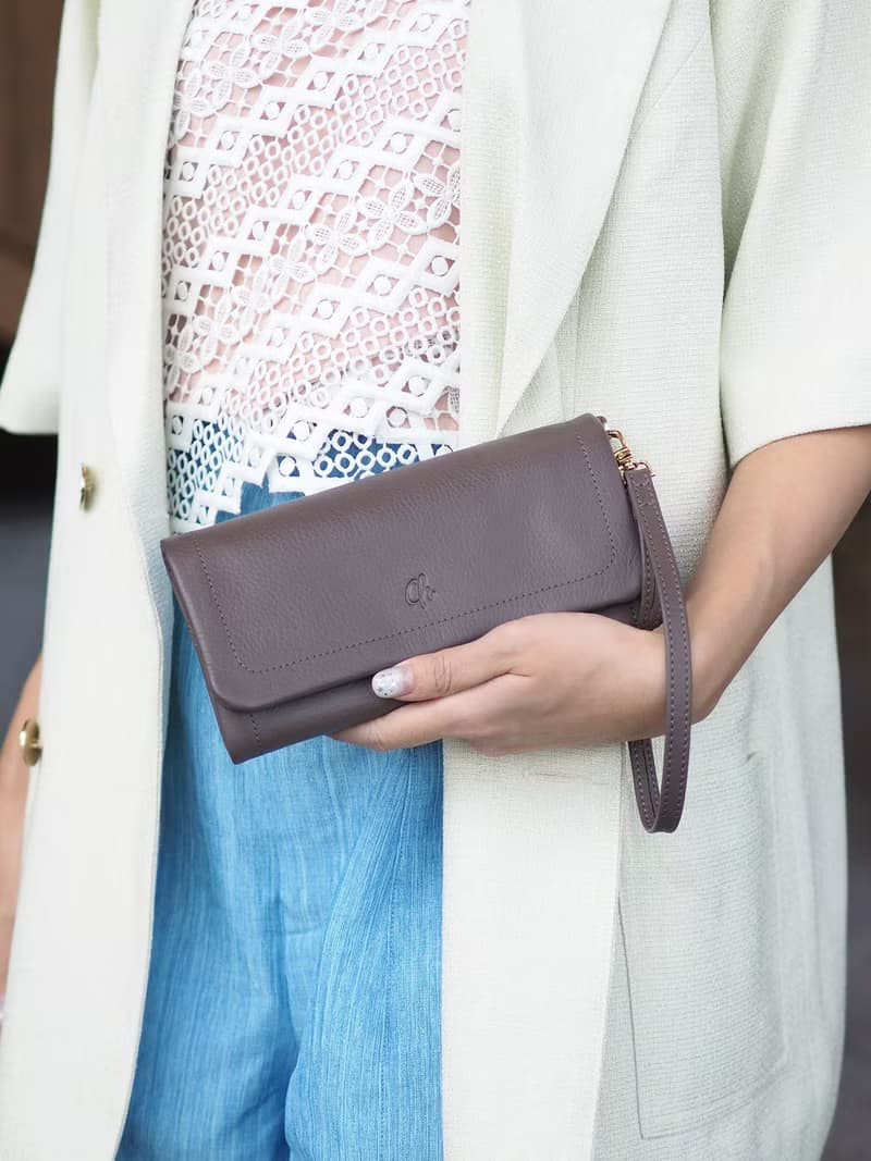 Mousse wallet (Ash grey) : Long wallet, Soft leather wallet, Grey