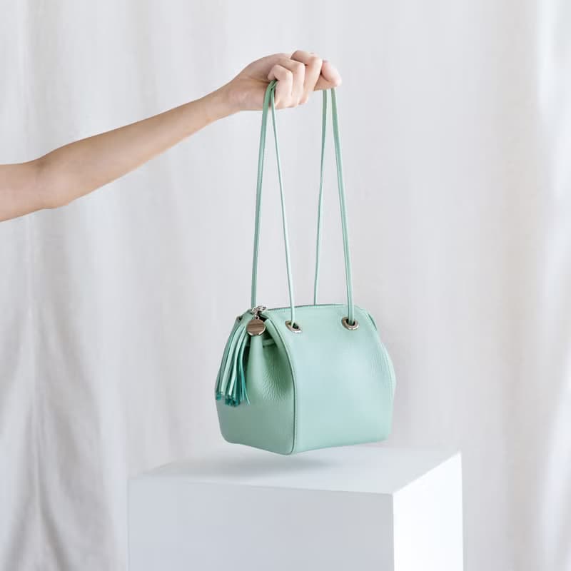 CUDDLE BAG - CUTE MINIMAL CROSS BODY LEATHER BAG- MINT GREEN